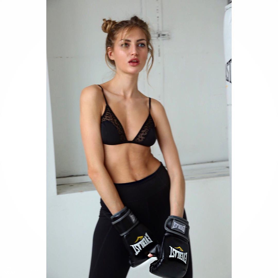 听说塞尔维亚的姑娘都长这样 还超喜欢篮球!