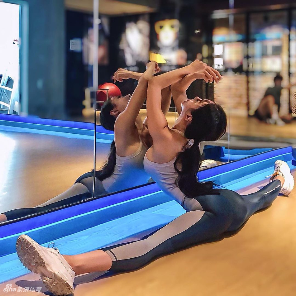 真正的健身女郎!她比你还强壮