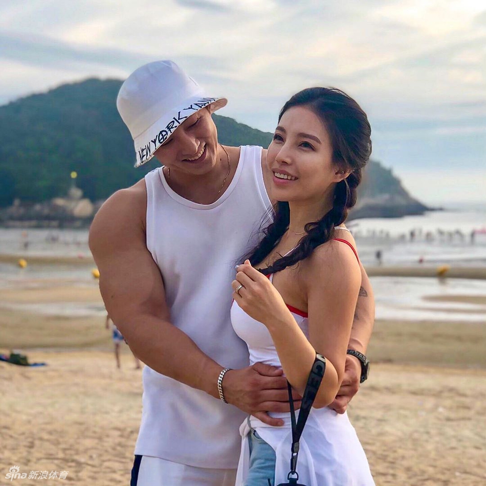 真正的健身女郎!她比你还强壮