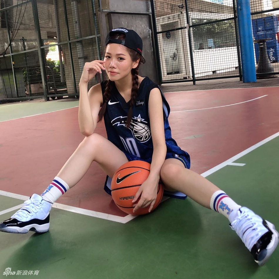 台湾最美篮球女孩!长腿引人瞩目