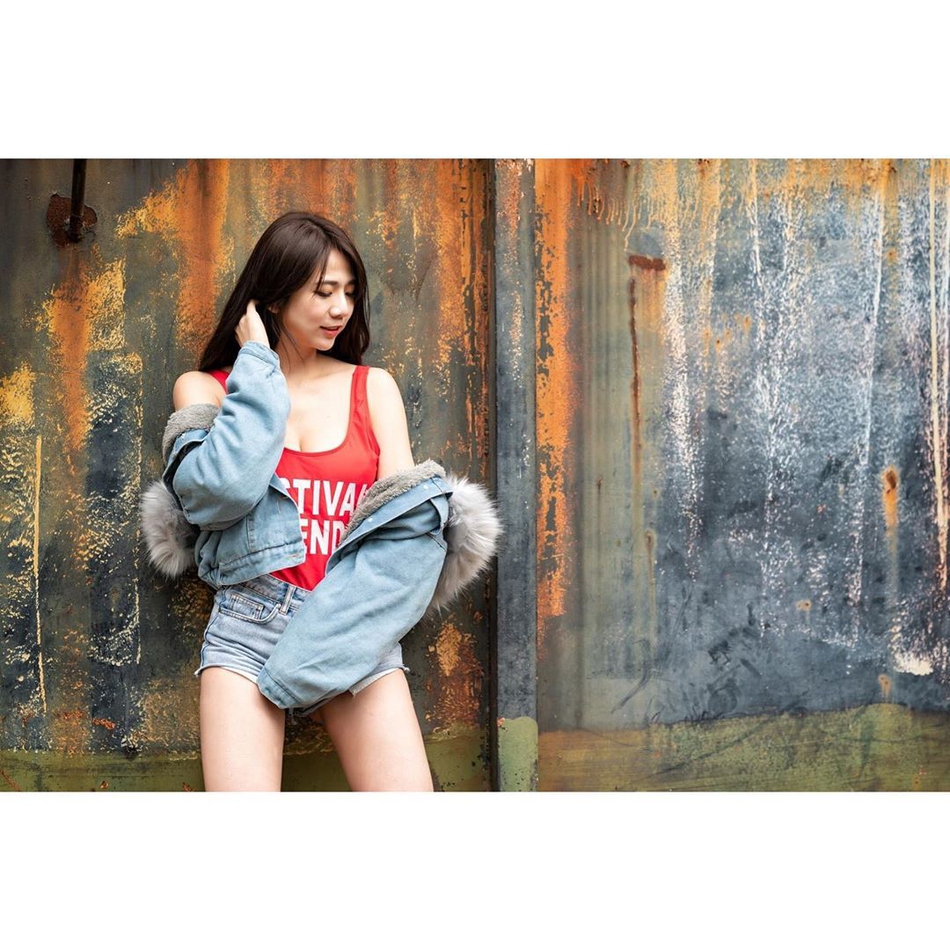 健身房回头率第一!肤白貌美的举铁少女