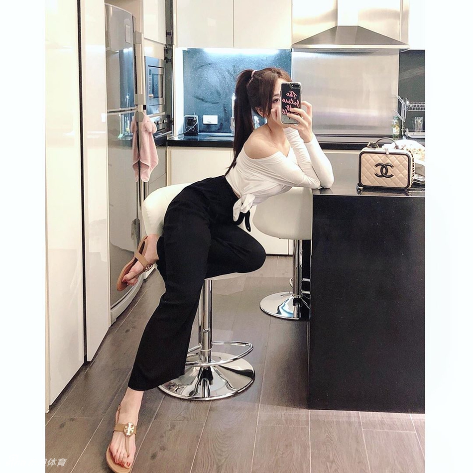 健身房回头率第一!肤白貌美的举铁少女