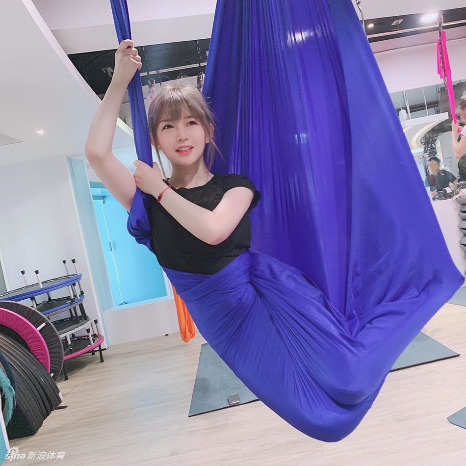 甜美可爱身材好!运动女孩阿乐