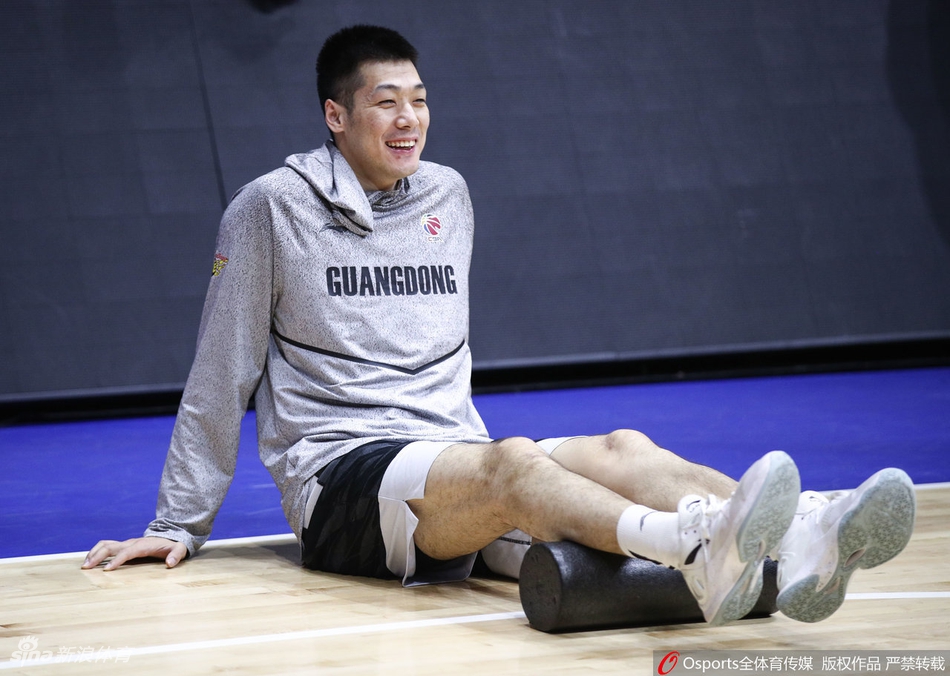 广东男篮赛前备战几大主力缺席