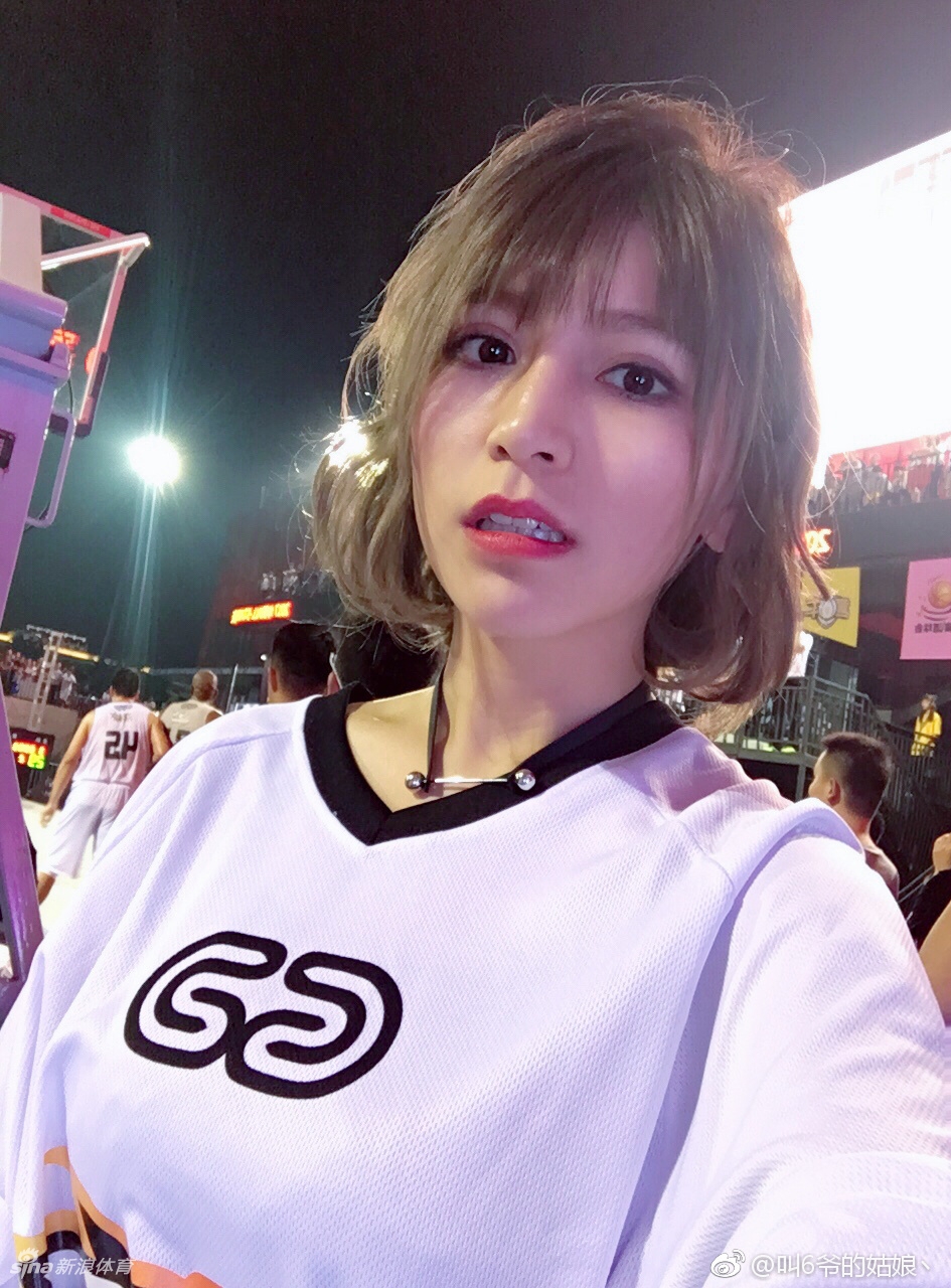 这才是晴子！超有活力的篮球女孩