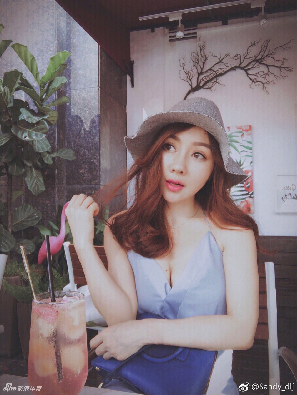 胸口带痣!这个健身女郎有点狠