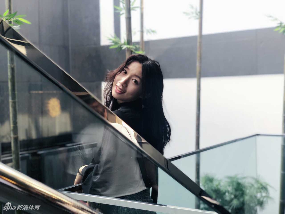 打篮球的小可爱!想做她男朋友