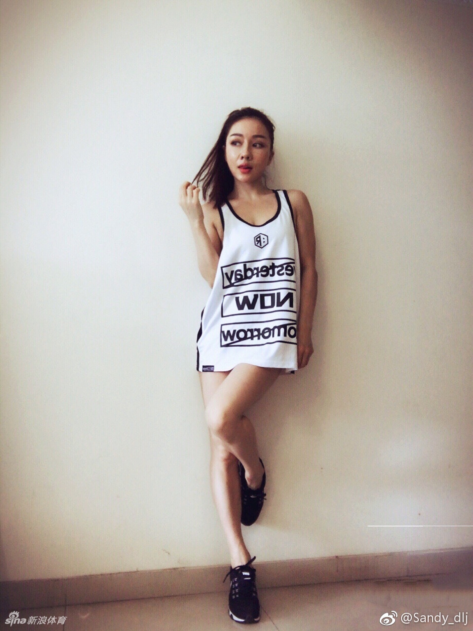 胸口带痣!这个健身女郎有点狠