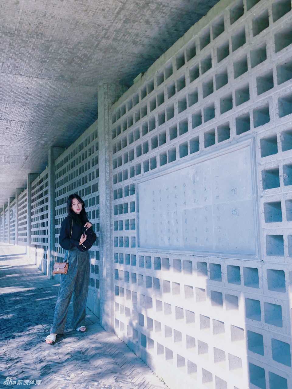 打篮球的小可爱!想做她男朋友