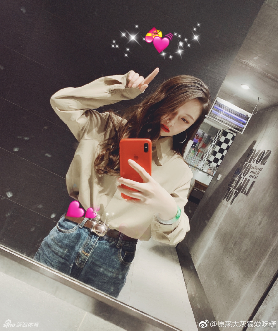 超有气质爱篮球的小姐姐了解下