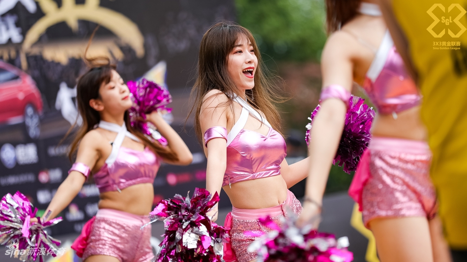 美艳啦啦队助威黄金联赛合肥站