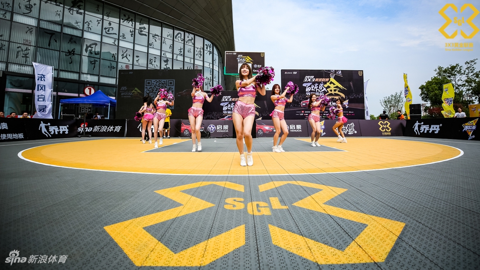 美艳啦啦队助威黄金联赛合肥站