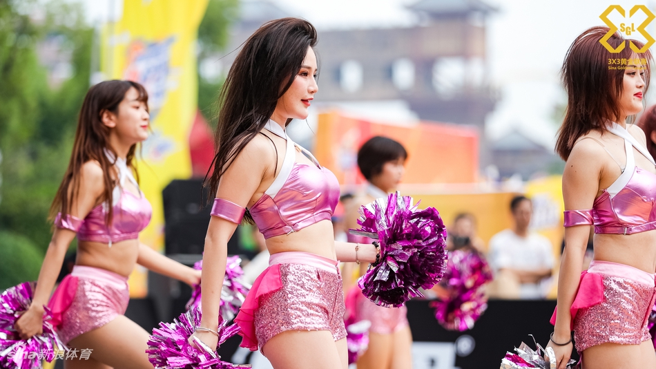 美艳啦啦队助威黄金联赛合肥站