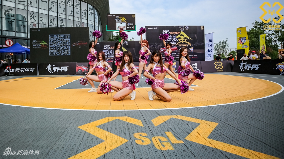 美艳啦啦队助威黄金联赛合肥站