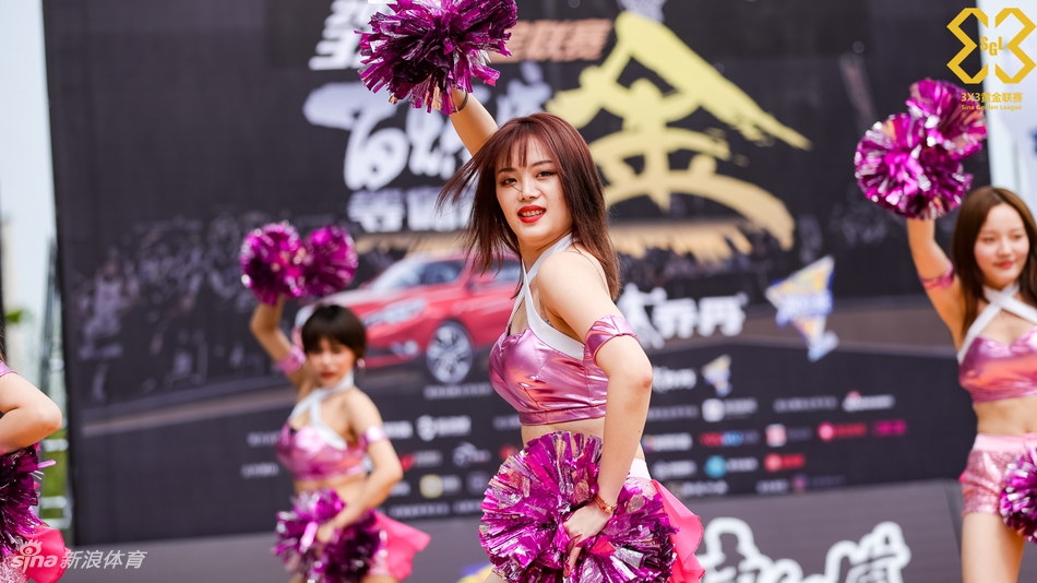 美艳啦啦队助威黄金联赛合肥站