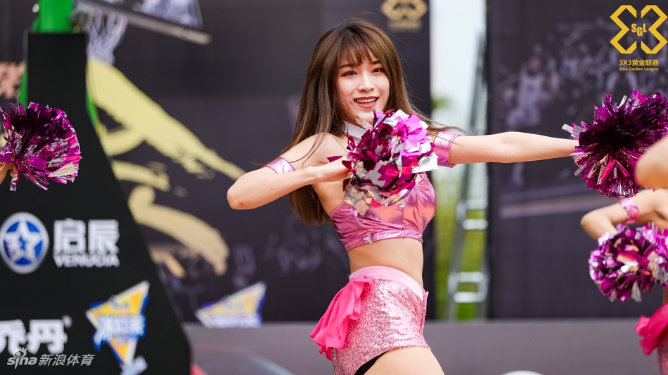 美艳啦啦队助威黄金联赛合肥站