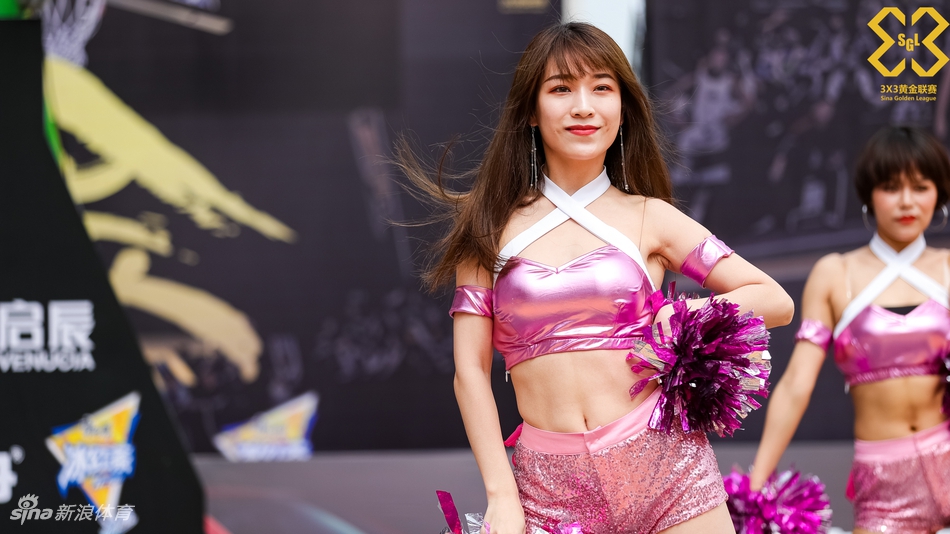 美艳啦啦队助威黄金联赛合肥站