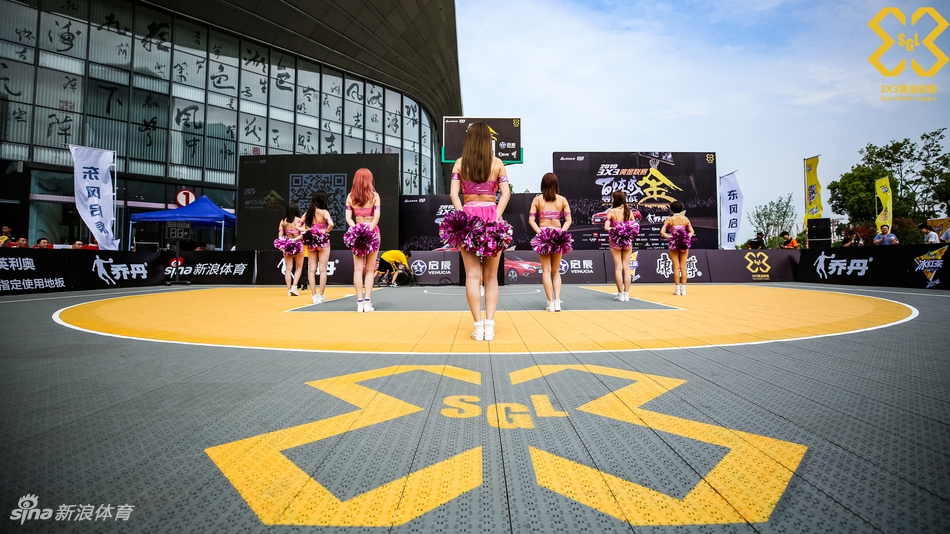 美艳啦啦队助威黄金联赛合肥站