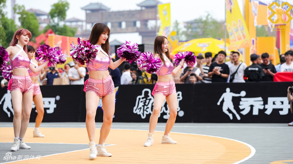 美艳啦啦队助威黄金联赛合肥站