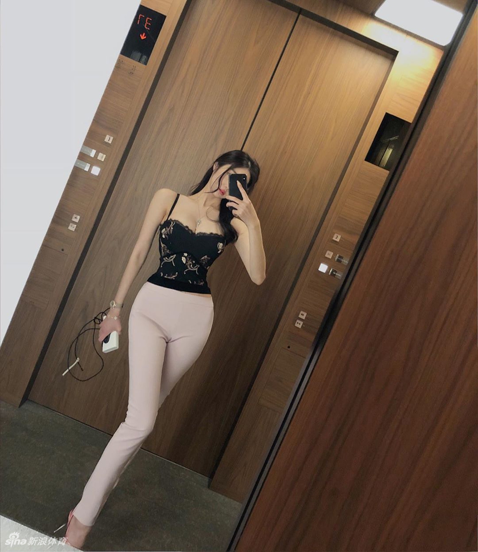 爱游泳爱健身!这位韩妹不一般