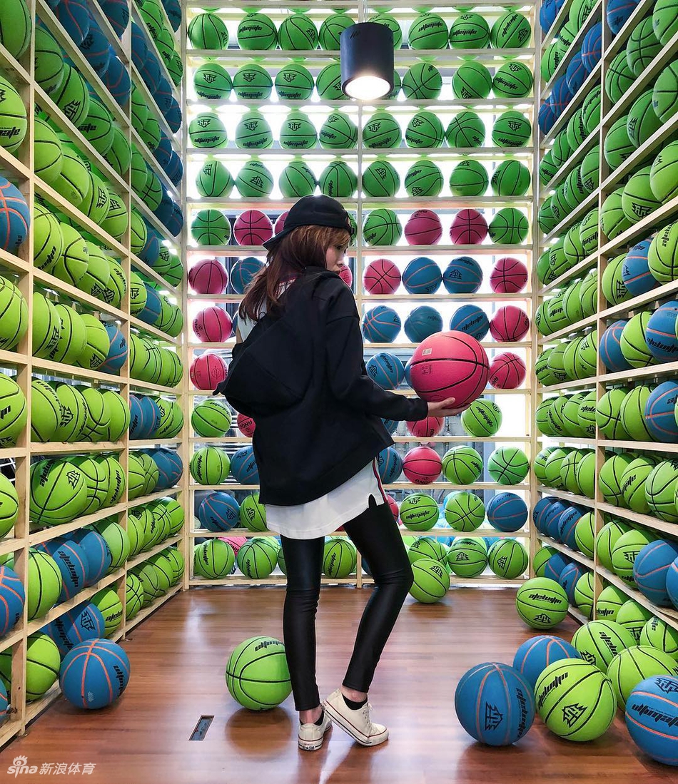 台湾最美篮球女孩!长腿引人瞩目