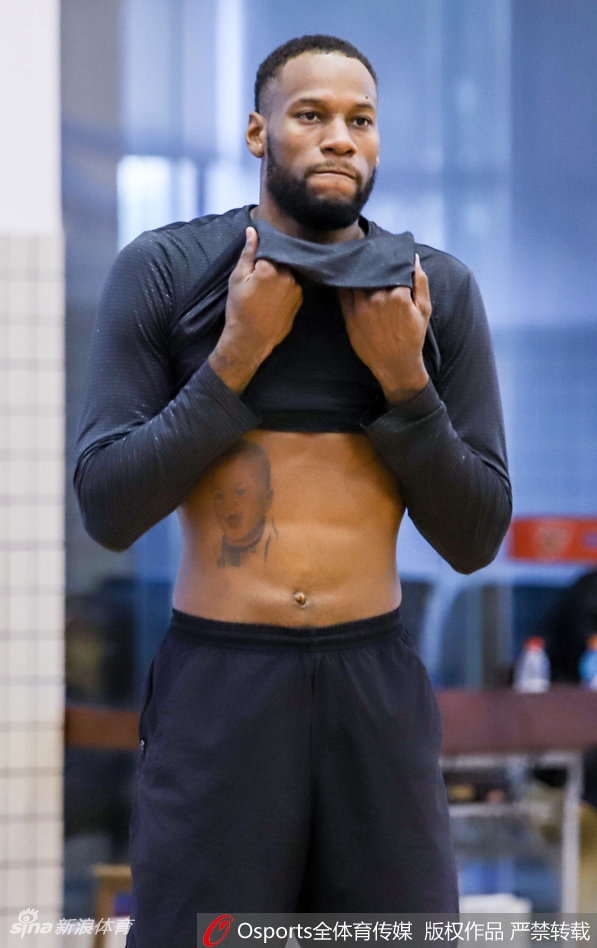 广东男篮备战广东德比