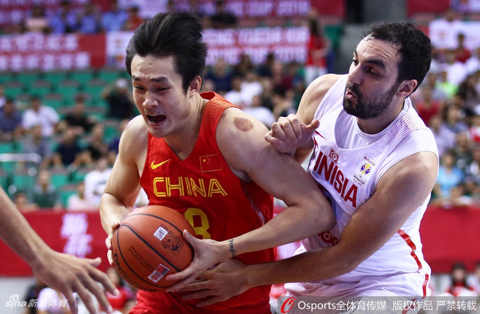 斯杯首日：中国男篮红队77-72突尼斯