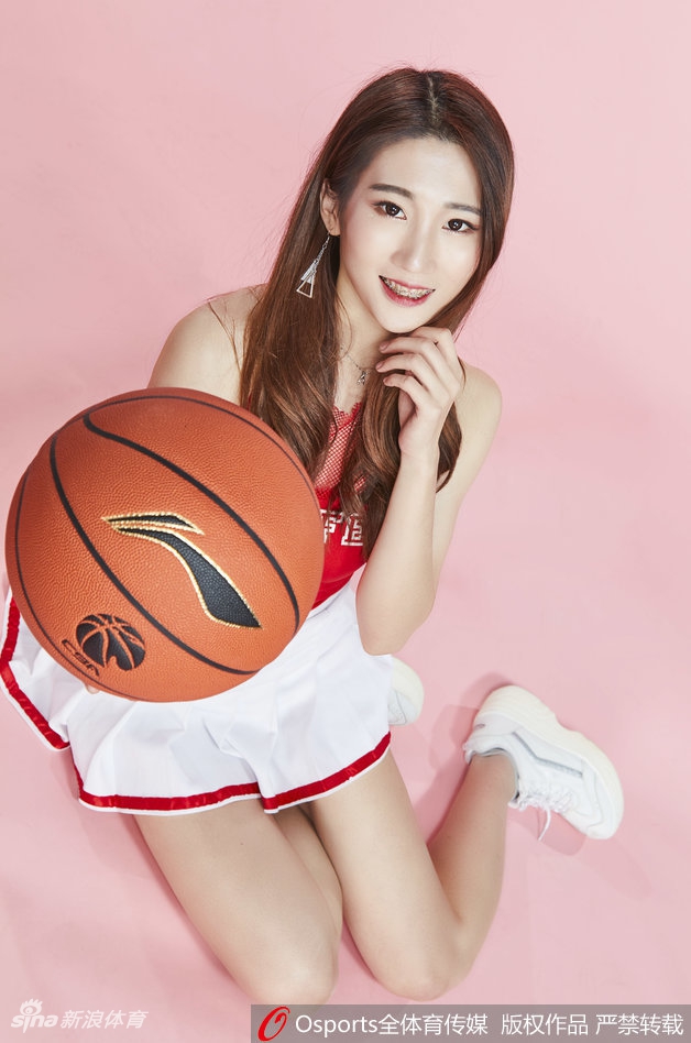 巅峰啦啦宝贝甜美可爱贺新年