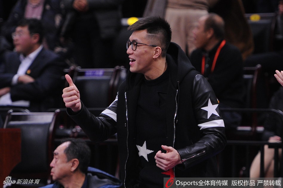 惊险逆转！郭艾伦被吓到捂心脏