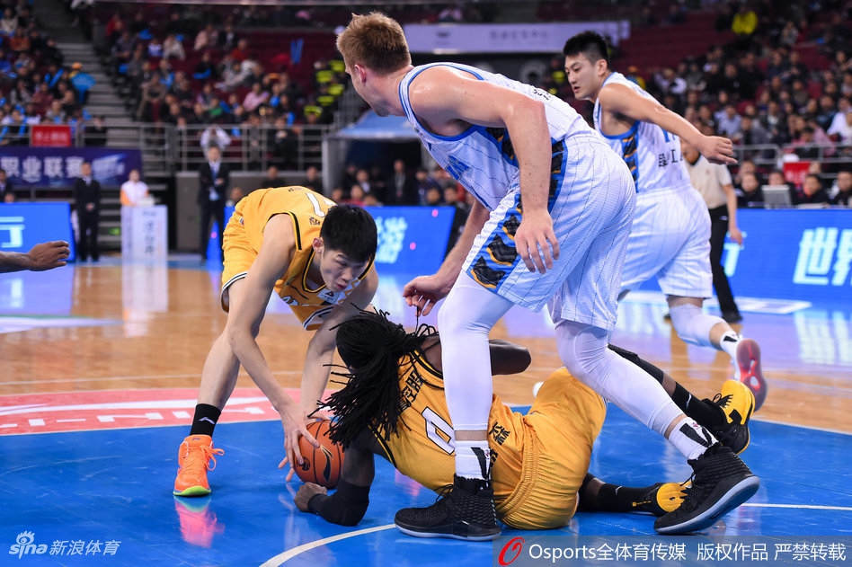 CBA第32轮:北京120-98广厦