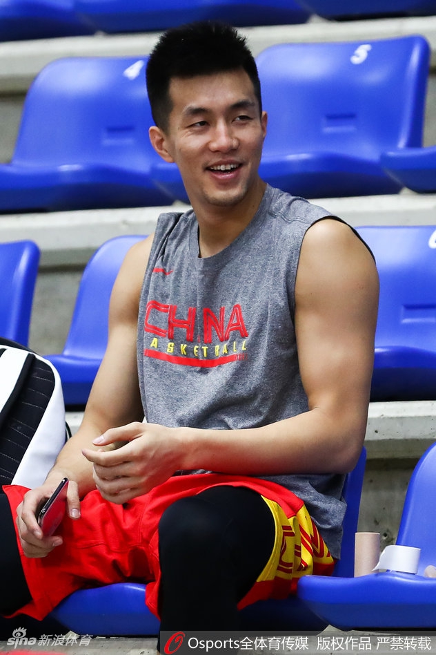 中国男篮世预赛赛前训练