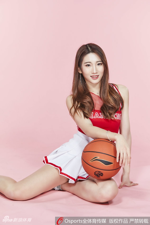 巅峰啦啦宝贝甜美可爱贺新年