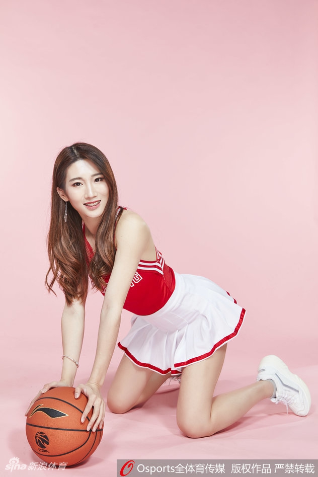 巅峰啦啦宝贝甜美可爱贺新年