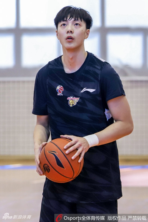 广东男篮备战CBA联赛第32轮