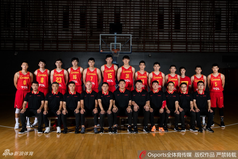 中国男篮红队合影
