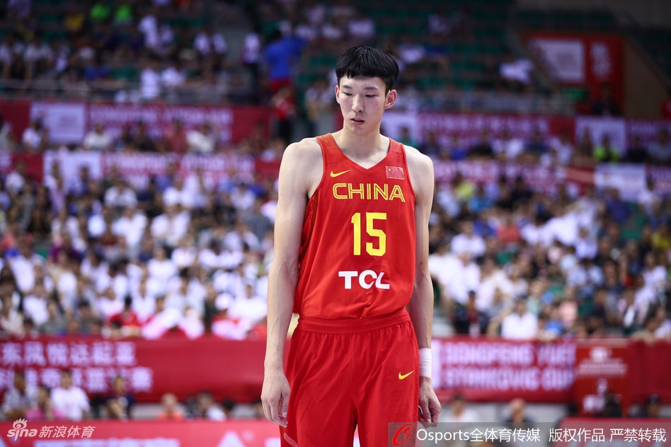 斯杯首日：中国男篮红队77-72突尼斯