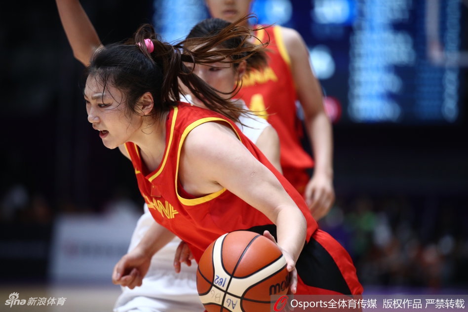 亚运女篮决赛：中国71-65胜朝韩联队摘金