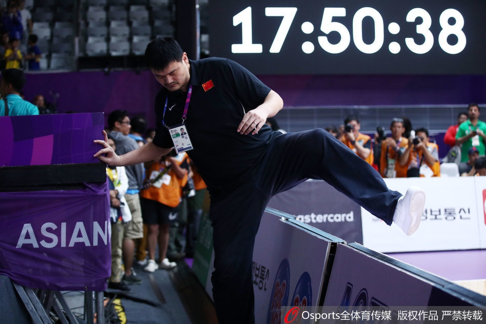 亚运女篮决赛：中国71-65胜朝韩联队摘金