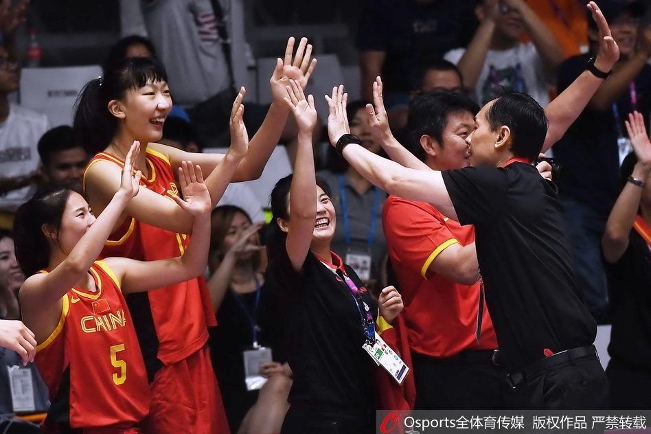 亚运女篮决赛：中国71-65胜朝韩联队摘金