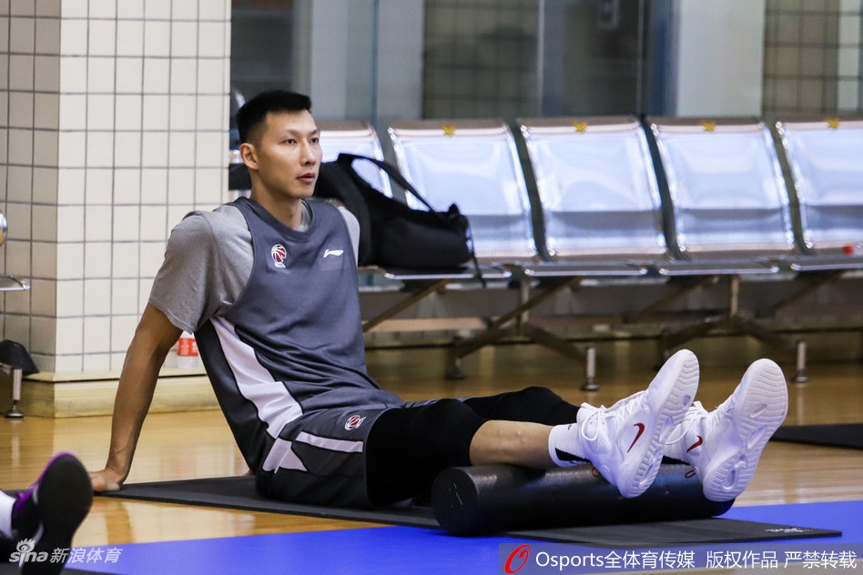 广东男篮备战广东德比