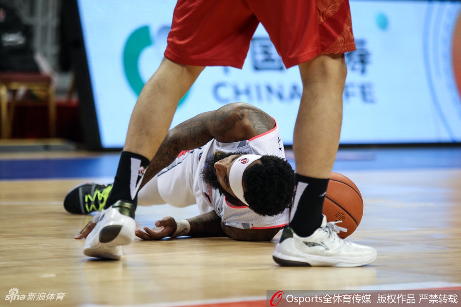 CBA第28轮：广东132-97山东