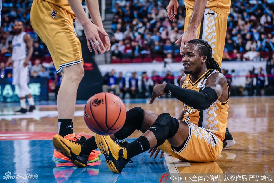 CBA第32轮:北京120-98广厦