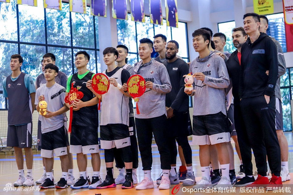 广东男篮春节写真拍摄花絮