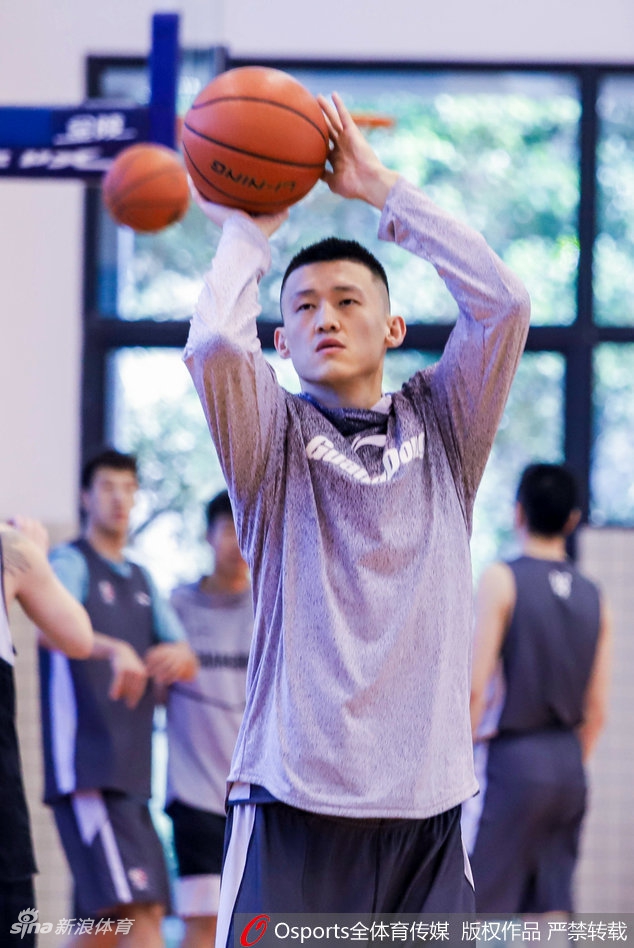 广东男篮备战CBA联赛第32轮
