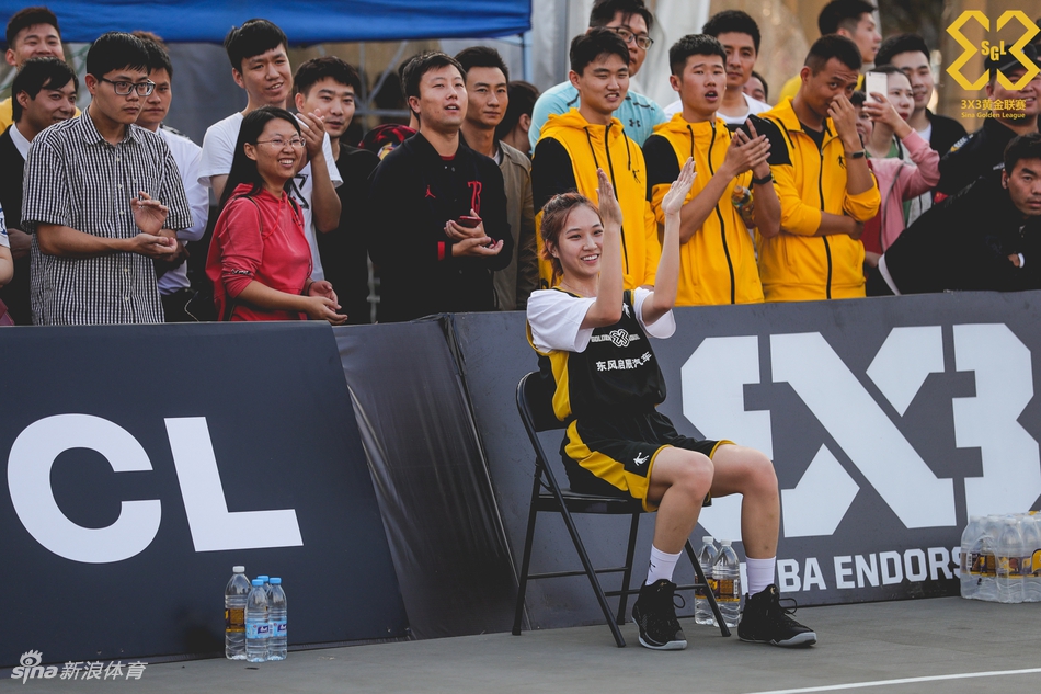 可爱的篮球女孩!她们是黄金联赛“仙女队”