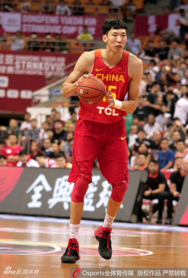 斯杯首日：中国男篮红队77-72突尼斯