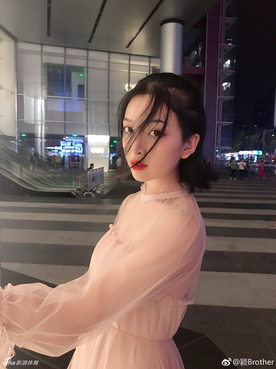 女生也能玩街球!她炫技你学不来!