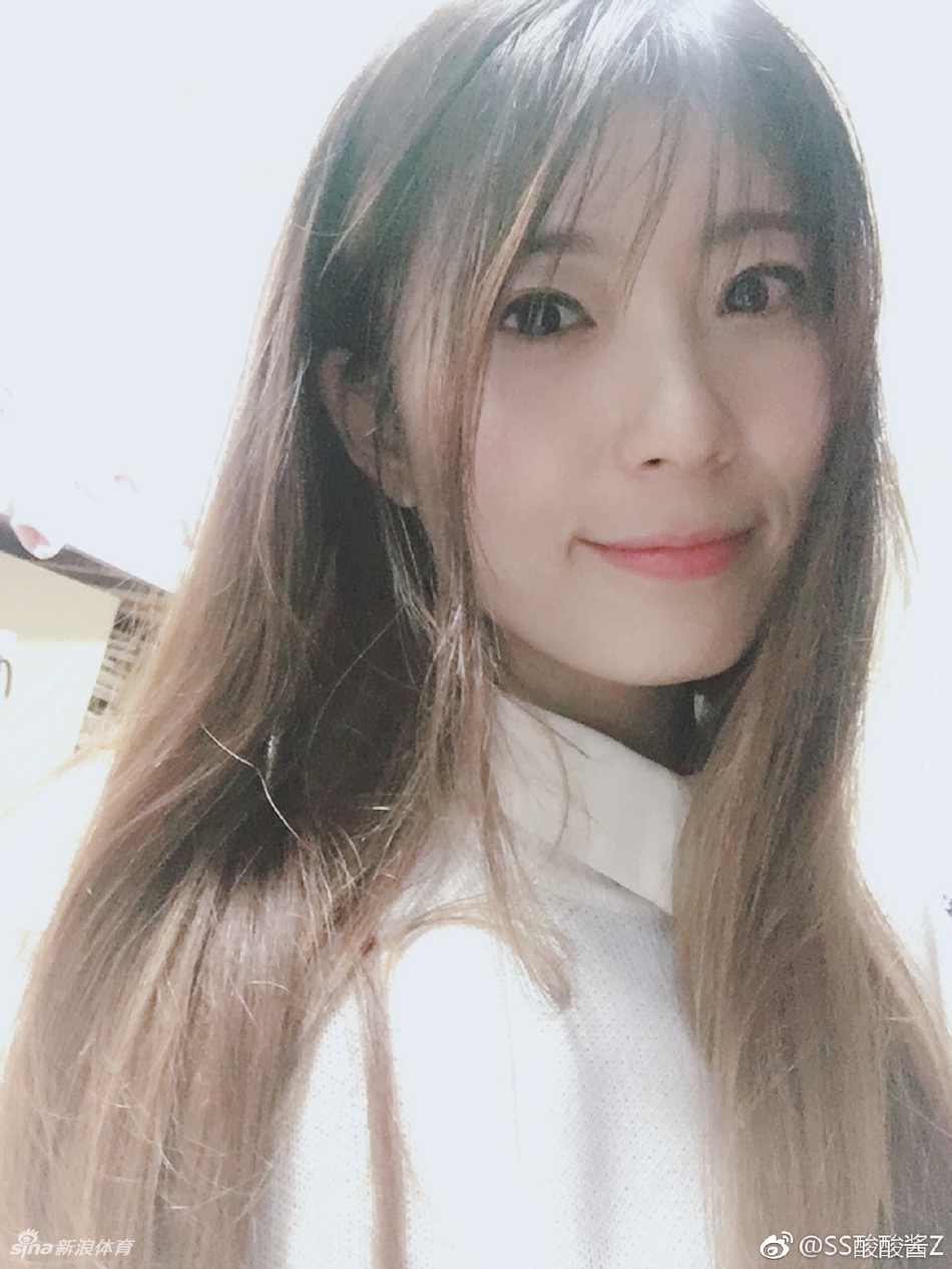 太可爱了!因灌篮高手爱上篮球的小萌妹