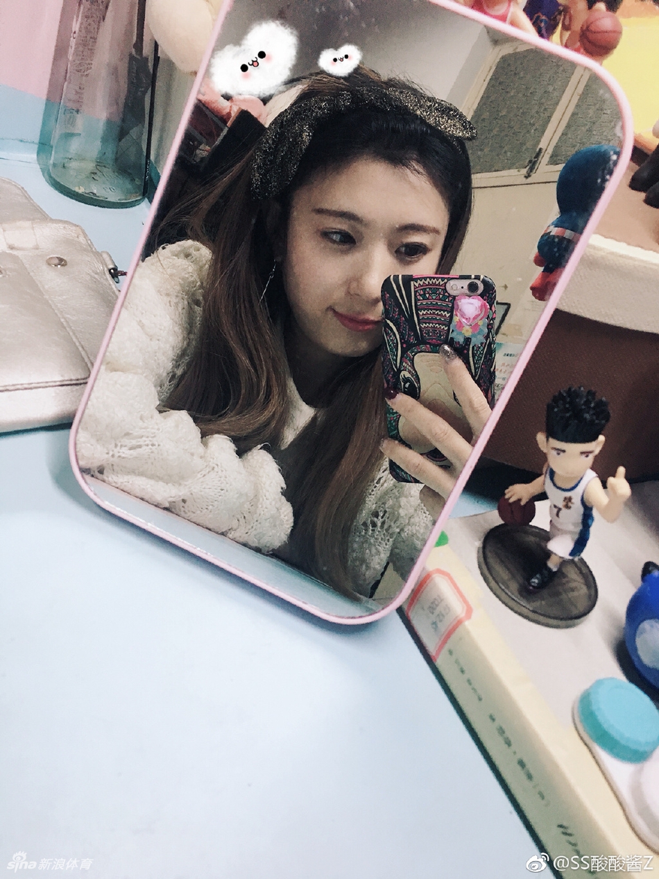 太可爱了!因灌篮高手爱上篮球的小萌妹