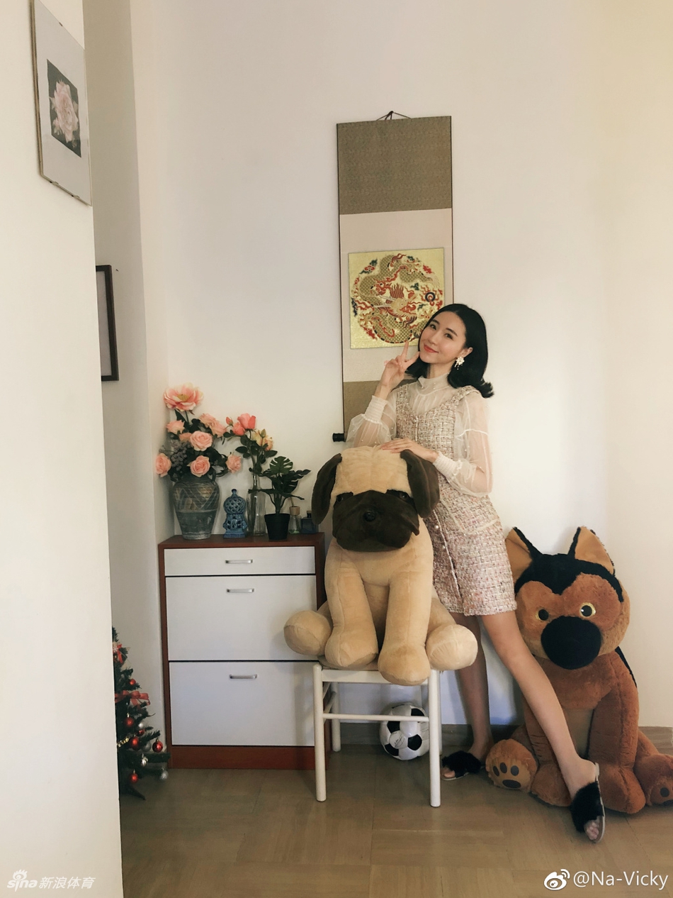 大长腿+篮球!你喜欢的她都有